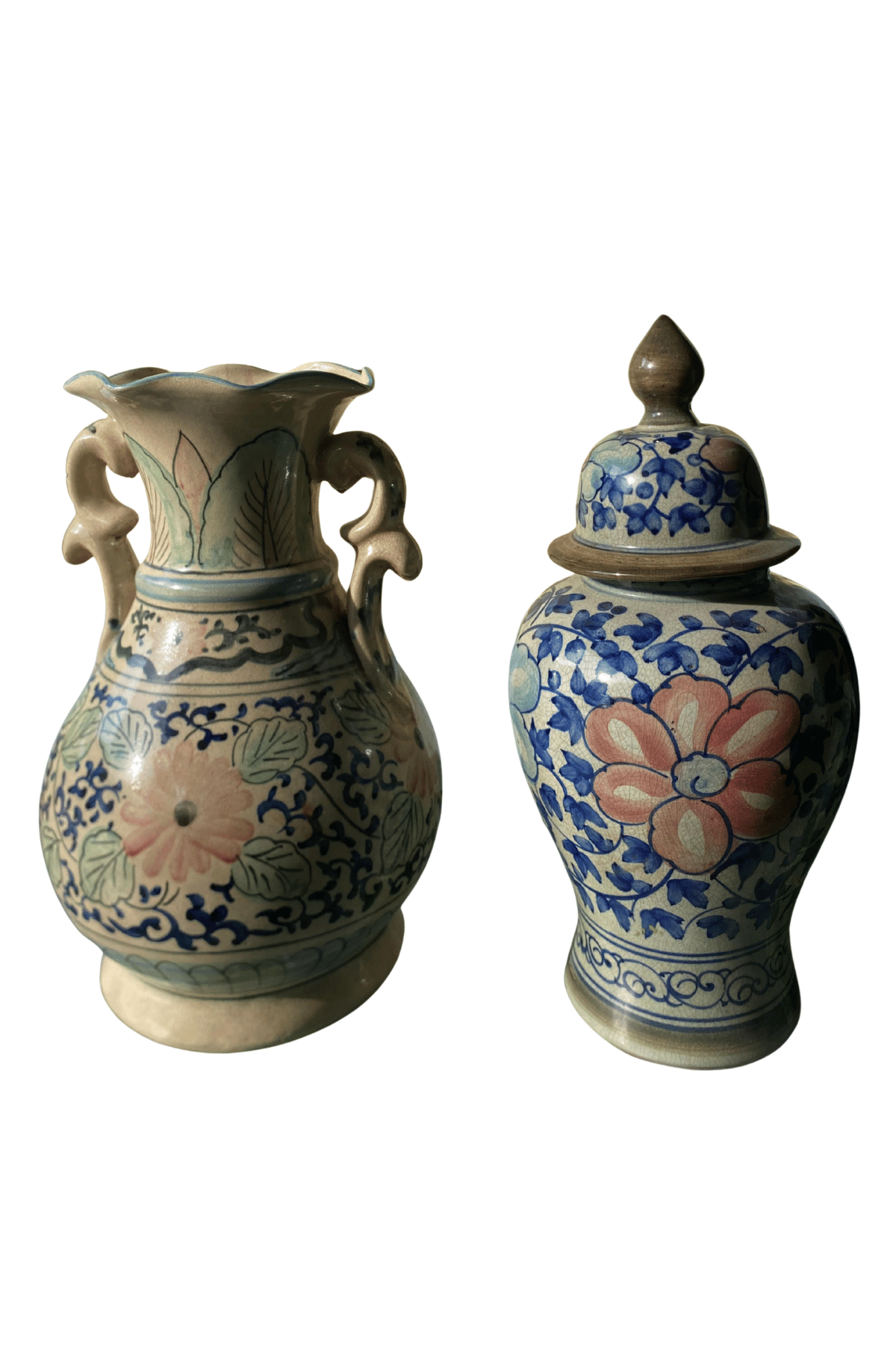 Vas dan Guci Oriental dengan Dekorasi Bleu et Rose