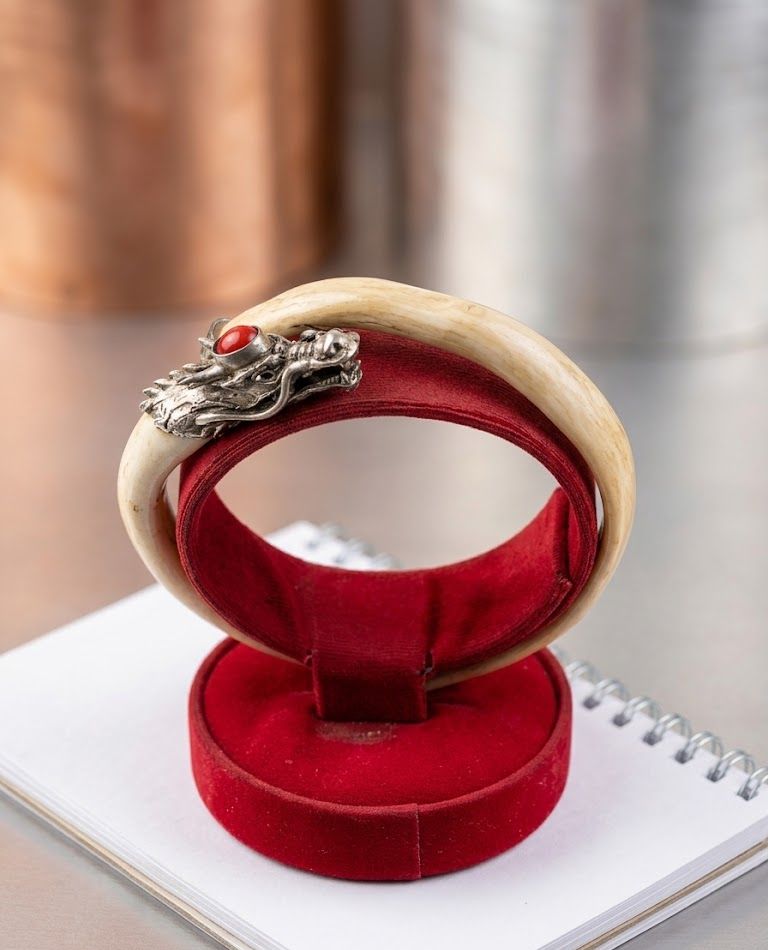 Gelang Naga Warna Putih